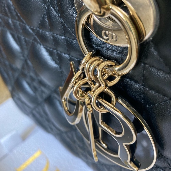 Small Lady Dior My ABCDIOR Bag in Noir with Tonal Enamel D. I. O. R. Charms - Picture 4 of 16